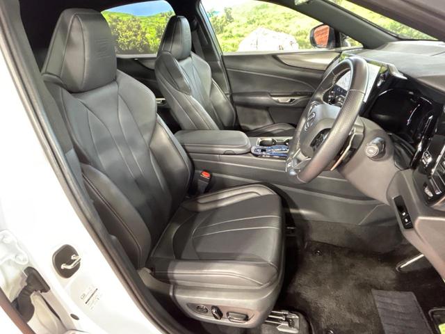 ＮＸ ＮＸ３５０　Ｆスポーツ　４ＷＤ　純正１４型ナビ　全周囲カメラ　衝突被害軽減装置　レーダークルーズ　禁煙車　パワーバックドア　ＥＴＣ　置くだけ充電　ヘッドアップディスプレイ　ブラインドスポットモニター　前席シートエアコン（8枚目）