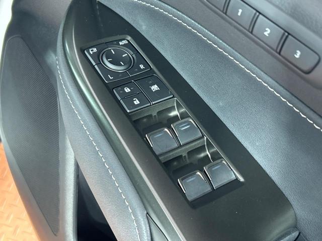 ＮＸ ＮＸ３５０　Ｆスポーツ　４ＷＤ　純正１４型ナビ　全周囲カメラ　衝突被害軽減装置　レーダークルーズ　禁煙車　パワーバックドア　ＥＴＣ　置くだけ充電　ヘッドアップディスプレイ　ブラインドスポットモニター　前席シートエアコン（70枚目）