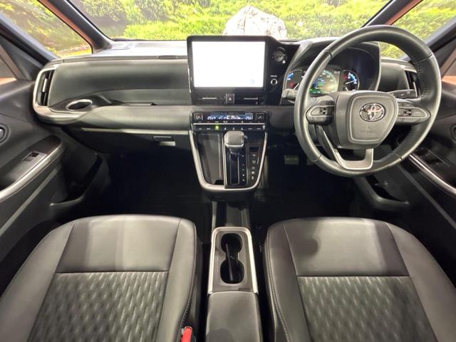 ノア ハイブリッドＳ－Ｚ　快適利便パッケージ　両側電動スライドドア　後席モニター　純正１０型ナビ　バックカメラ　衝突被害軽減装置　レーダークルーズ　禁煙車　１００Ｖ電源　ヘッドアップディスプレイ　ＥＴＣ２．０　ドラレコ（2枚目）