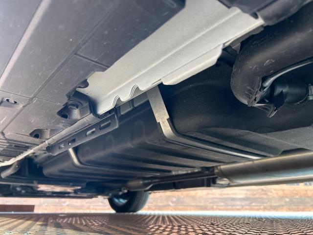 ノア ハイブリッドＳ－Ｚ　快適利便パッケージ　両側電動スライドドア　後席モニター　純正１０型ナビ　バックカメラ　衝突被害軽減装置　レーダークルーズ　禁煙車　１００Ｖ電源　ヘッドアップディスプレイ　ＥＴＣ２．０　ドラレコ（22枚目）