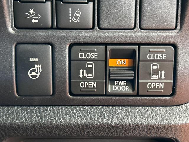 エスクァイア Gi プレミアムパッケージ ブラックテーラード 両側電動ドア SDナビ 後席モニター バックカメラ 衝突被害軽減システム 禁煙車 ハーフレザーシート ドラレコ コーナーセンサー スマートキー LEDヘッド ビルトインETC クルコン(8枚目)