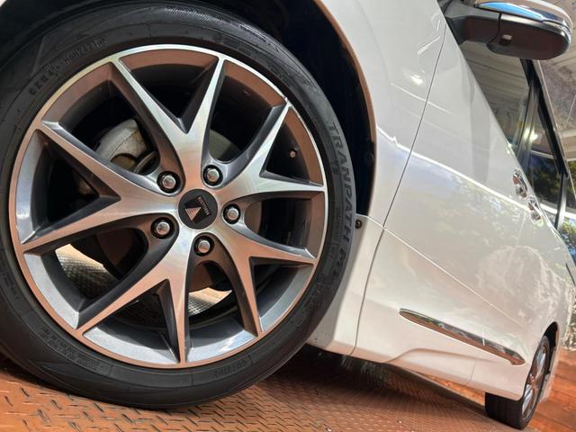 エスクァイア Gi プレミアムパッケージ ブラックテーラード 両側電動ドア SDナビ 後席モニター バックカメラ 衝突被害軽減システム 禁煙車 ハーフレザーシート ドラレコ コーナーセンサー スマートキー LEDヘッド ビルトインETC クルコン(16枚目)