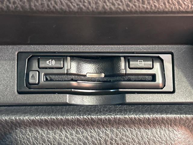 エスクァイア Gi プレミアムパッケージ ブラックテーラード 両側電動ドア SDナビ 後席モニター バックカメラ 衝突被害軽減システム 禁煙車 ハーフレザーシート ドラレコ コーナーセンサー スマートキー LEDヘッド ビルトインETC クルコン(33枚目)