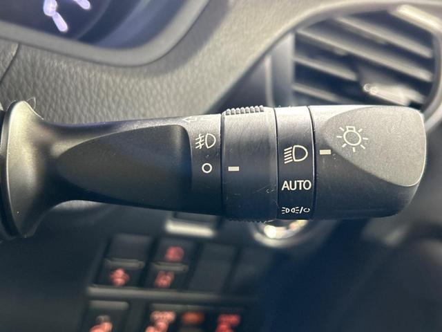 エスクァイア Gi プレミアムパッケージ ブラックテーラード 両側電動ドア SDナビ 後席モニター バックカメラ 衝突被害軽減システム 禁煙車 ハーフレザーシート ドラレコ コーナーセンサー スマートキー LEDヘッド ビルトインETC クルコン(35枚目)