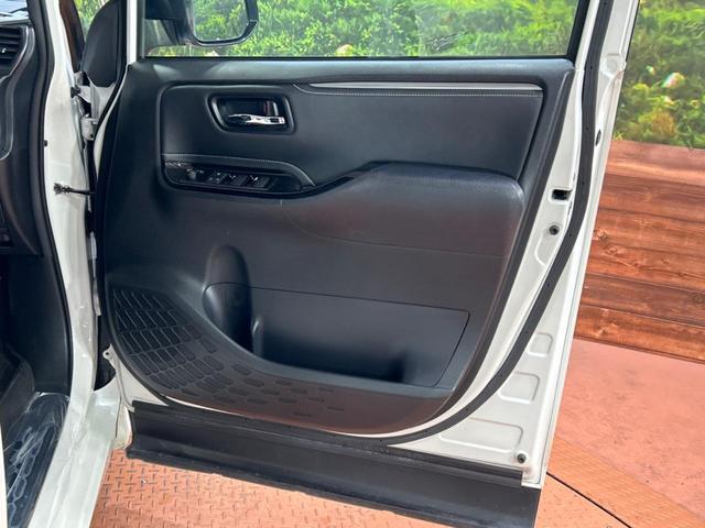 エスクァイア Gi プレミアムパッケージ ブラックテーラード 両側電動ドア SDナビ 後席モニター バックカメラ 衝突被害軽減システム 禁煙車 ハーフレザーシート ドラレコ コーナーセンサー スマートキー LEDヘッド ビルトインETC クルコン(52枚目)