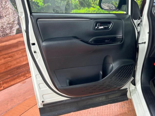 エスクァイア Gi プレミアムパッケージ ブラックテーラード 両側電動ドア SDナビ 後席モニター バックカメラ 衝突被害軽減システム 禁煙車 ハーフレザーシート ドラレコ コーナーセンサー スマートキー LEDヘッド ビルトインETC クルコン(53枚目)