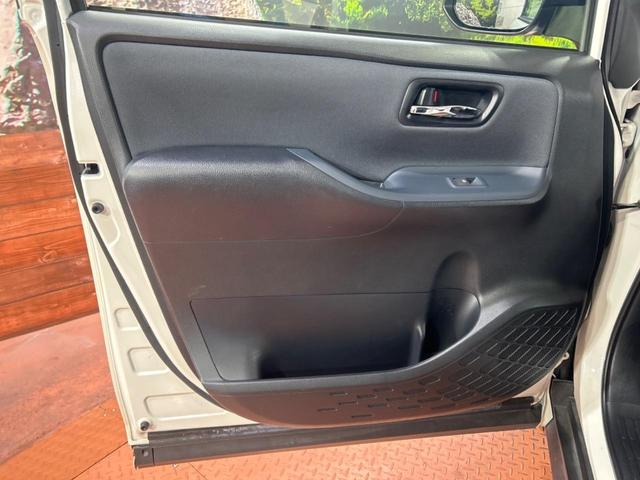 ヴォクシー ZS 煌 両側電動スライドドア 純正9インチナビ 後席モニター バックカメラ 禁煙車 スマートキー LEDヘッド ビルトインETC オートライト デュアルエアコン 純正16インチアルミ Bluetooth(55枚目)