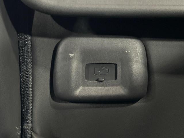 セレナ ハイウェイスターV 両側電動スライドドア 純正12.3型ナビ 後席モニター 全周囲カメラ 衝突被害軽減システム プロパイロット ブラインドスポットモニター 禁煙車 コーナーセンサー スマートキー LEDヘッド ETC(52枚目)