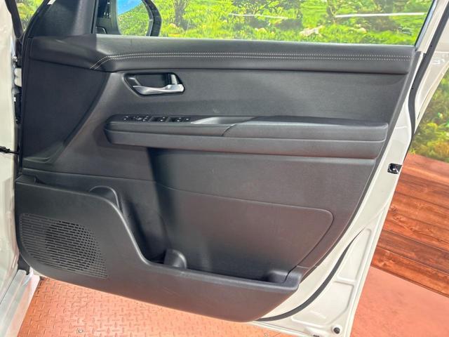 セレナ ハイウェイスターV 両側電動スライドドア 純正12.3型ナビ 後席モニター 全周囲カメラ 衝突被害軽減システム プロパイロット ブラインドスポットモニター 禁煙車 コーナーセンサー スマートキー LEDヘッド ETC(65枚目)