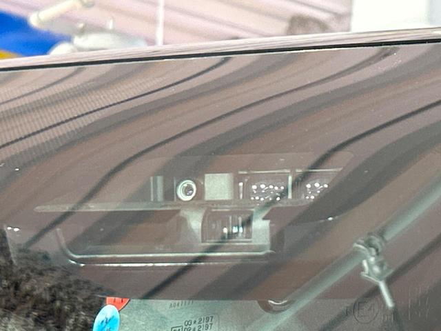ヴォクシー ＺＳ　煌ＩＩ　両側電動スライドドア　純正９型ナビ　バックカメラ　セーフティセンス　禁煙車　リアオートエアコン　クルーズコントロール　ドライブレコーダー　ＥＴＣ　ＬＥＤヘッドライド　レーンキープ　オートライト（6枚目）