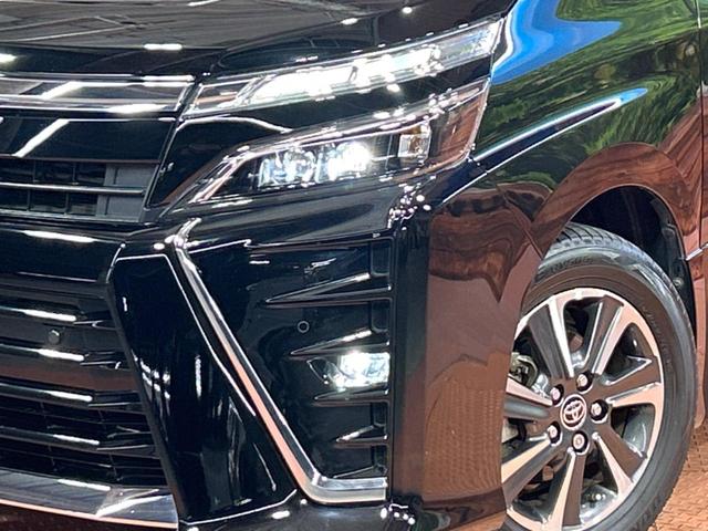 ヴォクシー ＺＳ　煌ＩＩ　両側電動スライドドア　純正９型ナビ　バックカメラ　セーフティセンス　禁煙車　リアオートエアコン　クルーズコントロール　ドライブレコーダー　ＥＴＣ　ＬＥＤヘッドライド　レーンキープ　オートライト（13枚目）