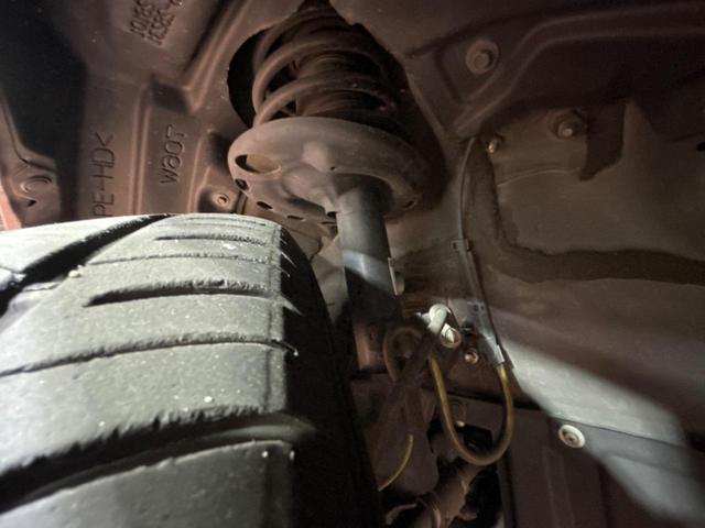 ヴォクシー ＺＳ　煌ＩＩ　両側電動スライドドア　純正９型ナビ　バックカメラ　セーフティセンス　禁煙車　リアオートエアコン　クルーズコントロール　ドライブレコーダー　ＥＴＣ　ＬＥＤヘッドライド　レーンキープ　オートライト（21枚目）