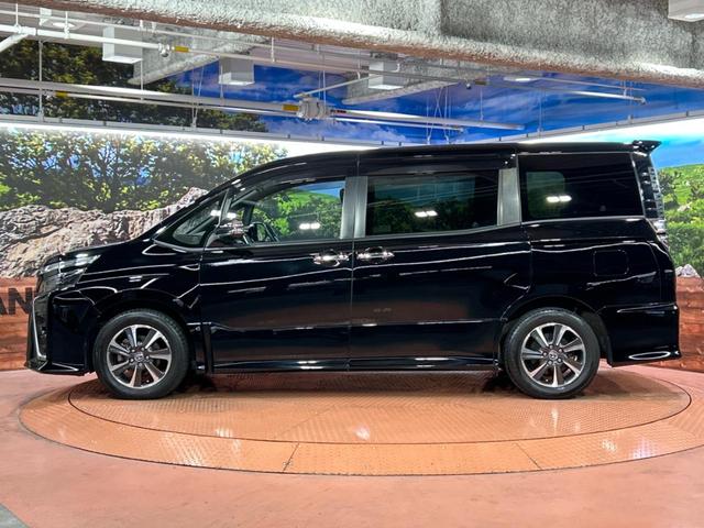 ヴォクシー ＺＳ　煌ＩＩ　両側電動スライドドア　純正９型ナビ　バックカメラ　セーフティセンス　禁煙車　リアオートエアコン　クルーズコントロール　ドライブレコーダー　ＥＴＣ　ＬＥＤヘッドライド　レーンキープ　オートライト（30枚目）