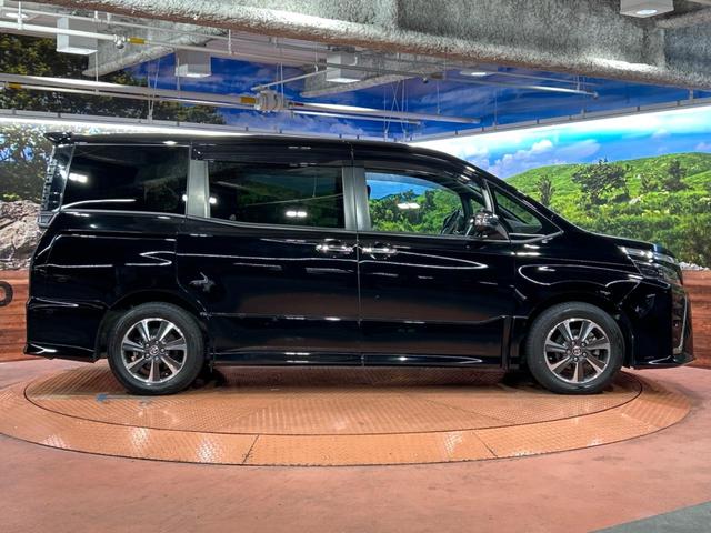 ヴォクシー ＺＳ　煌ＩＩ　両側電動スライドドア　純正９型ナビ　バックカメラ　セーフティセンス　禁煙車　リアオートエアコン　クルーズコントロール　ドライブレコーダー　ＥＴＣ　ＬＥＤヘッドライド　レーンキープ　オートライト（32枚目）