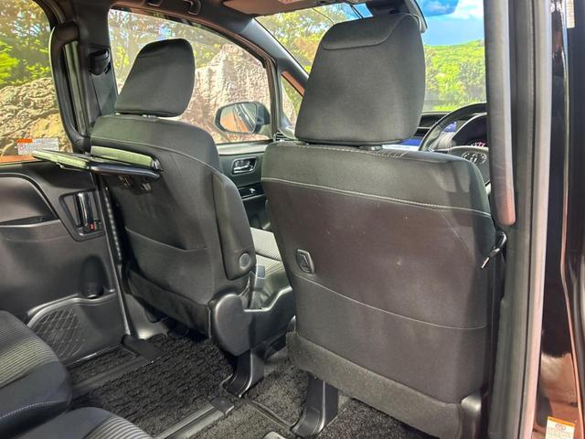 ヴォクシー ＺＳ　煌ＩＩ　両側電動スライドドア　純正９型ナビ　バックカメラ　セーフティセンス　禁煙車　リアオートエアコン　クルーズコントロール　ドライブレコーダー　ＥＴＣ　ＬＥＤヘッドライド　レーンキープ　オートライト（43枚目）