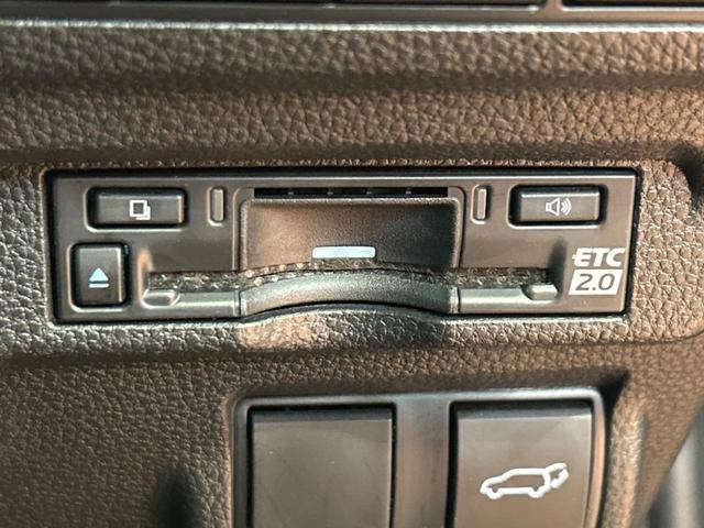 カローラクロス ハイブリッド Z 純正10.5型ナビ ガラスルーフ 全周囲カメラ 衝突被害軽減システム ブラインドスポットモニター レーダークルーズ 禁煙車 電動リアゲート ハーフレザーシート パワーシート ドラレコ シートヒーター(23枚目)