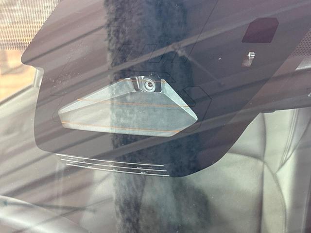 カローラクロス ハイブリッド Z 純正10.5型ナビ ガラスルーフ 全周囲カメラ 衝突被害軽減システム ブラインドスポットモニター レーダークルーズ 禁煙車 電動リアゲート ハーフレザーシート パワーシート ドラレコ シートヒーター(50枚目)