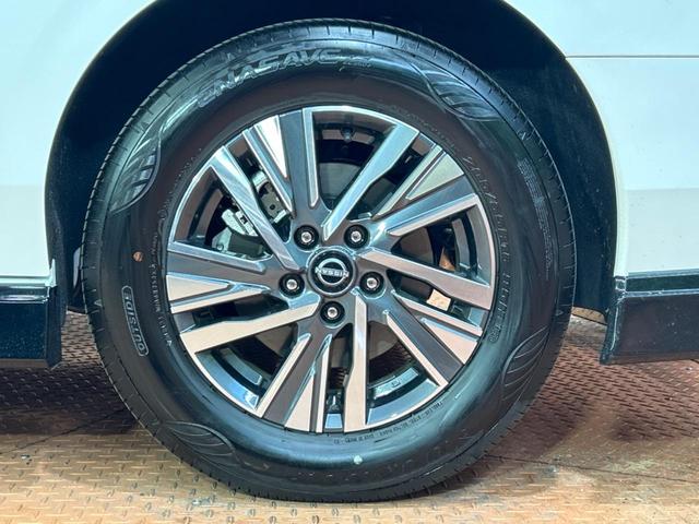 セレナ ｅ－パワー　ハイウェイスターＶ　純正１２型ナビ　後席モニター　ＡＷＩＮエアロ　両側電動スライドドア　全周囲カメラ　衝突被害軽減システム　レーダークルーズ　ブラインドスポットモニタ　禁煙車　コーナーセンサー　スマートキー　ＬＥＤヘッド（26枚目）