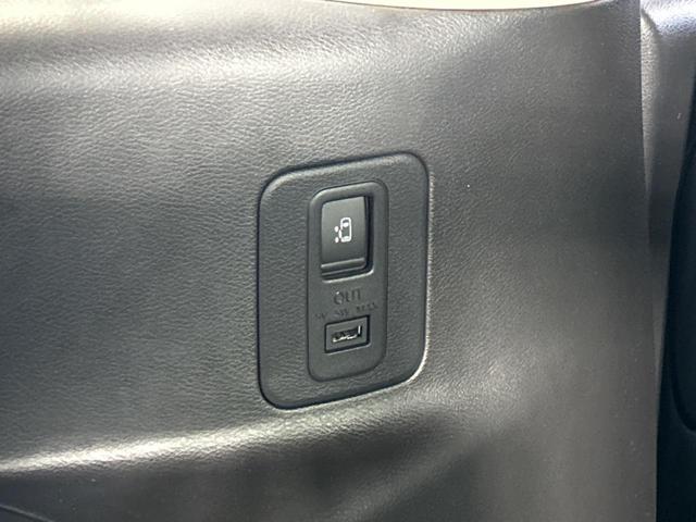 セレナ ハイウェイスター　ＶセレクションＩＩ　ＢＩＧ－Ｘ１１型ナビ　両側電動スライドドア全周囲カメラ　衝突被害軽減システム　レーダークルーズ　禁煙車　ドラレコ　コーナーセンサー　スマートキー　ビルトインＥＴＣ　オートハイビーム　車線逸脱警報（49枚目）