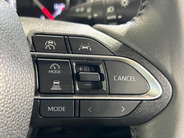 【レーダークルーズコントロール】高速道路での長距離走行が楽に！！自動で速度を保つクルーズコントロールが、衝突軽減システムと連携し、前方の車両を感知して車間を保つように速度調節してくれます！！