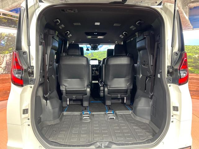 普段のお買い物や通勤、送迎等に十分な荷室スペースを確保しております。セカンドシートを倒すと、大きな荷物の積載も可能です♪