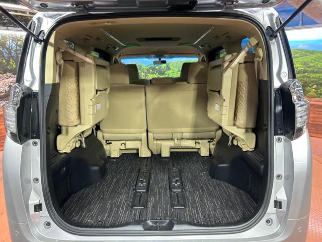 後席を格納すると、これだけの広さが！シーンに合わせたシートアレンジで、大きな荷物も積むことが出来ます♪