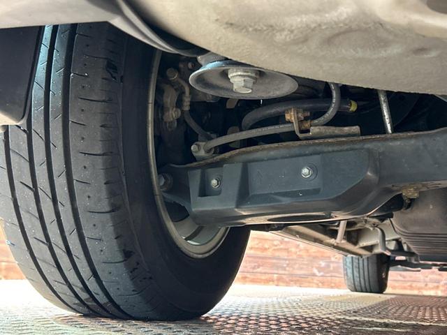 お車を安心してお乗りいただく為には、足回りの定期点検が欠かせません。サービスサポート（有償保証）では無料点検もご提供しており、安心のカーライフをお過ごしいただけるサポート体制が整っています。