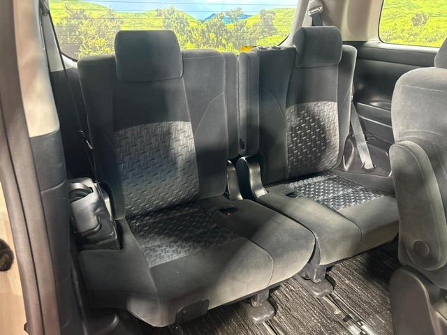 ３列目シートはもちろん状態良好☆大人でもゆったりと座って頂けますので、大人数でのお出かけもラクラクです♪ご家族で、気の知れた仲間で、ドライブに行くのが楽しみですね♪