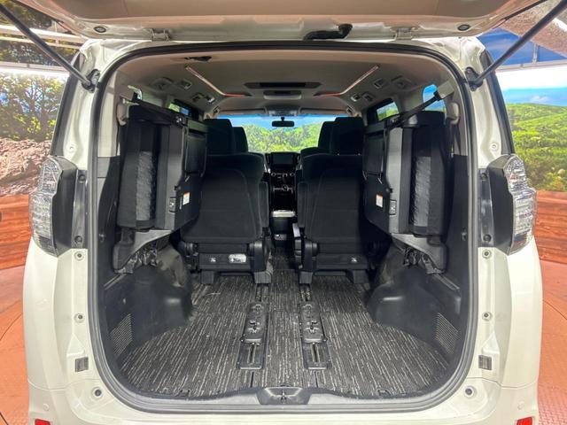 積み下ろしのしやすいデッキにはたっぷりと荷物を積み込んでいただけます。遊びから仕事まで、様々なシーンで頼れます♪