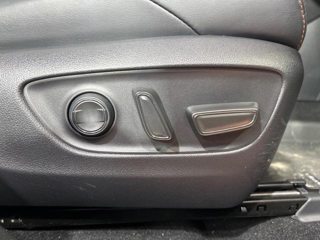 ＲＡＶ４ ハイブリッドアドベンチャー　４ＷＤ　サンルーフ　純正９型ディスプレイオーディオ　全周囲カメラ　１００Ｖ電源　衝突被害軽減システム　レーダークルーズ　禁煙車　電動リアゲート　前席シートエアコン　ブラインドスポットモニター（32枚目）