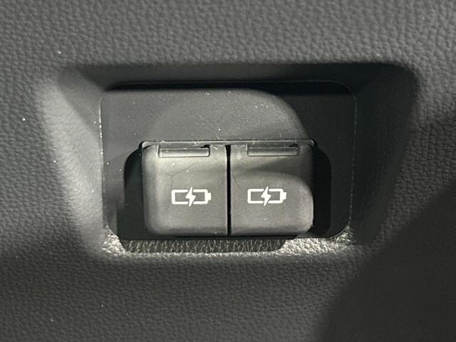 ＲＡＶ４ ハイブリッドアドベンチャー　４ＷＤ　サンルーフ　純正９型ディスプレイオーディオ　全周囲カメラ　１００Ｖ電源　衝突被害軽減システム　レーダークルーズ　禁煙車　電動リアゲート　前席シートエアコン　ブラインドスポットモニター（35枚目）