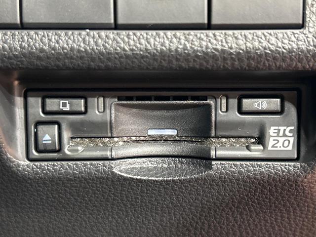 ＲＡＶ４ ハイブリッドアドベンチャー　４ＷＤ　サンルーフ　純正９型ディスプレイオーディオ　全周囲カメラ　１００Ｖ電源　衝突被害軽減システム　レーダークルーズ　禁煙車　電動リアゲート　前席シートエアコン　ブラインドスポットモニター（37枚目）