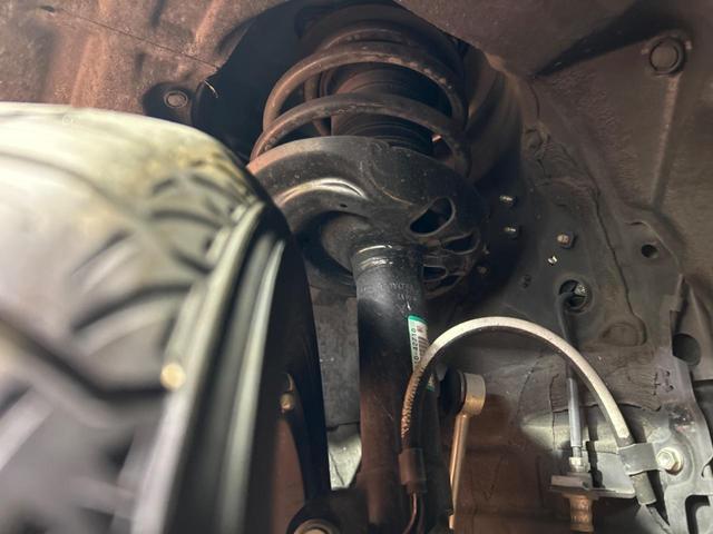 ＲＡＶ４ アドベンチャー　純正９型ナビ　バックカメラ　トヨタセーフティセンス　レーダークルーズ　ブラインドスポットモニター　禁煙車　パワーシート　ドラレコ　コーナーセンサー　スマートキー　ルーフレール　ＥＴＣ２．０（20枚目）