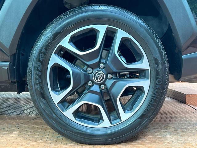 ＲＡＶ４ アドベンチャー　純正９型ナビ　バックカメラ　トヨタセーフティセンス　レーダークルーズ　ブラインドスポットモニター　禁煙車　パワーシート　ドラレコ　コーナーセンサー　スマートキー　ルーフレール　ＥＴＣ２．０（24枚目）