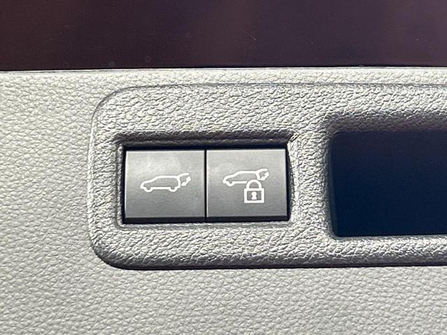 ハリアー G 純正12.3型ディスプレイ バックカメラ 衝突被害軽減装置 レーダークルーズ 禁煙車 電動リアゲート パワーシート ドラレコ コーナーセンサー デジタルインナーミラー ETC2.0 純正18インチAW(7枚目)