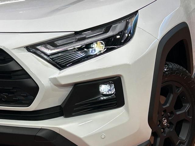 ＲＡＶ４ ハイブリッドアドベンチャー　オフロードパッケージＩＩ　４ＷＤ　純正１０インチナビ　バックカメラ　トヨタセーフティセンス　レーダークルーズ　禁煙車　レザーシート　前席シートエアコン　パワーシート　コーナーセンサー　スマートキー　ＬＥＤヘッド　ＥＴＣ２．０（12枚目）