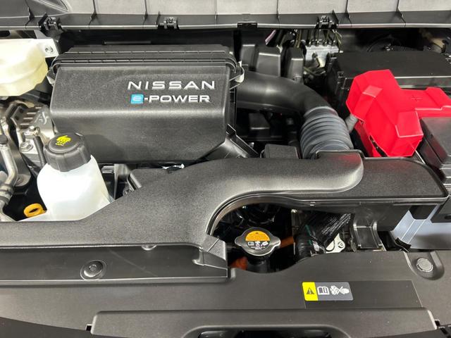 セレナ e-パワー ハイウェイスターV 登録済み未使用車 12.3インチメーカーナビ アラウンドビューモニター プロパイロット ブラインドスポットモニター 両側電動スライドドア フルセグ Bluetooth再生 ETC2.0(18枚目)