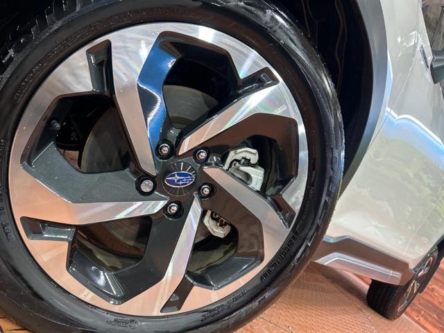 【純正１８インチアルミホイール】外観にマッチした純正アルミホイールを装着しております。各種社外アルミホイールや、スタッドレスタイヤも取扱いしております。是非ご相談ください♪