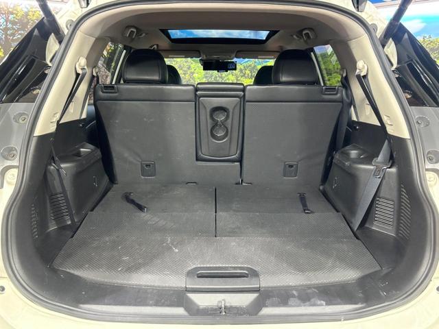 後席を格納すると、これだけの広さが！シーンに合わせたシートアレンジで、大きな荷物も積むことが出来ます♪