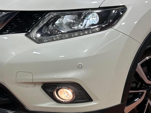 【ＬＥＤヘッドライト】悪天候や夜間走行時も良好な視界を確保し安心して運転できる高輝度ＬＥＤヘッドライトを装備！点灯速度が早く、消費電力も抑えられています。