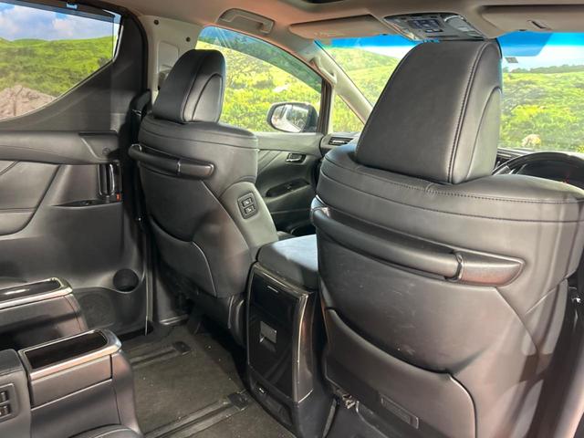 アルファード ２．５Ｓ　Ｃパッケージ　サンルーフ　フリップダウンモニター　純正９インチナビ付ディスプレイオーディオ　デジタルインナーミラー　ブラインドスポットモニター　フルセグ　Ｂｌｕｅｔｏｏｔｈ再生　両側電動スライドドア　電動リアゲート（60枚目）