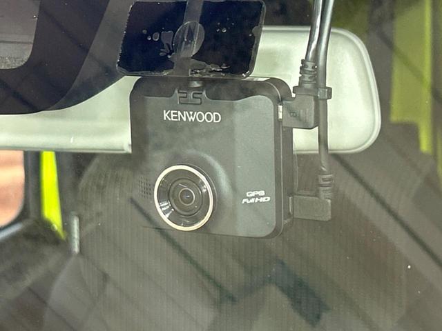 【ドライブレコーダー】安心・安全なカーライフに必須のドライブレコーダーを装備！走行中はもちろん、あおり運転や事故に遭遇した際の状況も映像で記録し、万一のリスクに備えます。