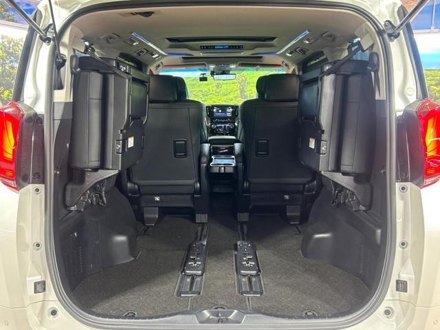 アルファード ２．５Ｓ　Ｃパッケージ　ツインムーンルーフ　フリップダウンモニター　純正ディスプレイオーディオ　バックカメラ　ブラインドスポットモニター　デジタルインナーミラー　レーダークルーズ　パワーバックドア　フルセグ（11枚目）