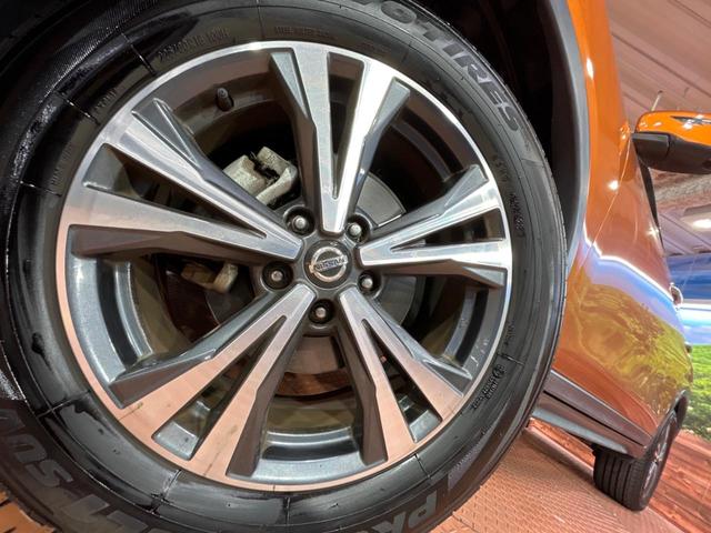 エクストレイル ２０Ｘｉ　全周囲カメラ　衝突被害軽減システム　プロパイロット　禁煙車　ハーフレザーシート　ドラレコ　コーナーセンサー　スマートキー　ＬＥＤヘッド　ビルトインＥＴＣ　純正１８インチアルミ　車線逸脱警報（13枚目）