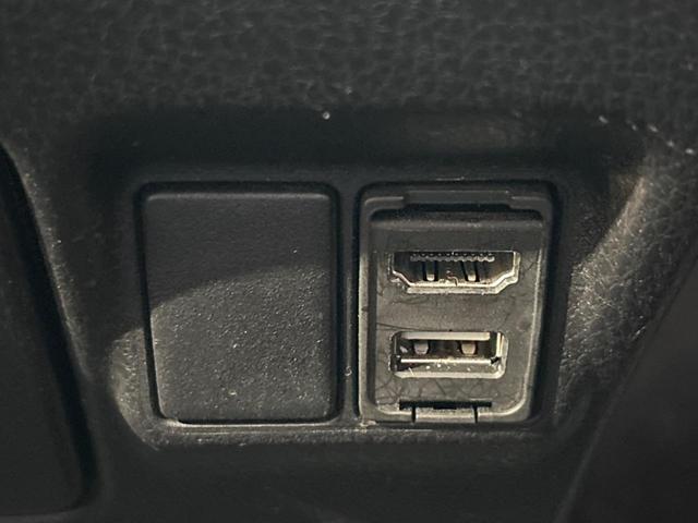 ヴォクシー ＺＳ　煌ＩＩ　両側電動スライドドア　後席モニター　純正１０型ナビ　バックカメラ　衝突被害軽減装置　禁煙車　ドラレコ　ＥＴＣ２．０　クルーズコントロール　スマートキー　ＬＥＤヘッドライト　純正１６インチアルミホイル（27枚目）