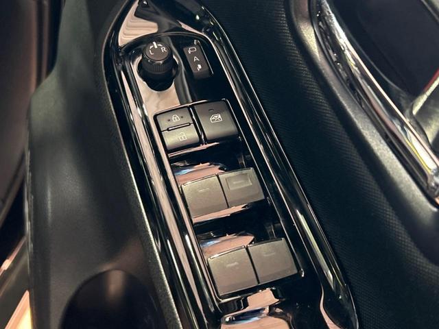 ヴォクシー ＺＳ　煌ＩＩ　両側電動スライドドア　後席モニター　純正１０型ナビ　バックカメラ　衝突被害軽減装置　禁煙車　ドラレコ　ＥＴＣ２．０　クルーズコントロール　スマートキー　ＬＥＤヘッドライト　純正１６インチアルミホイル（50枚目）