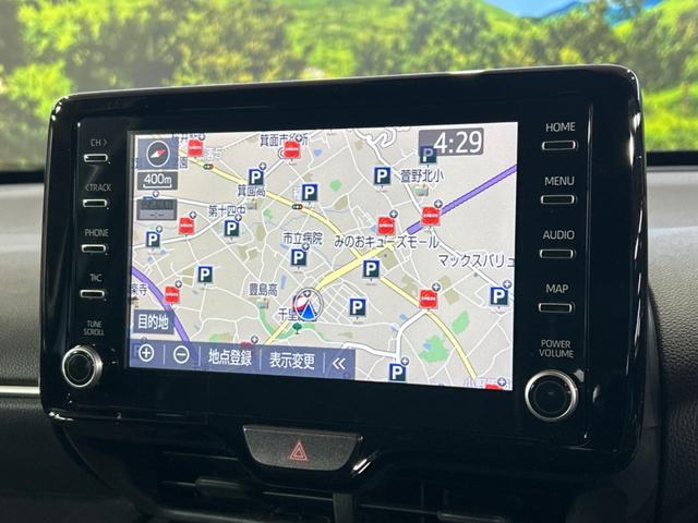 ヤリスクロス ハイブリッドＺ　純正ナビ付ディスプレイオーディオ　全周囲カメラ　トヨタセーフティセンス　禁煙車　レーダークルーズ　ブラインドスポットモニター　Ｂｌｕｅｔｏｏｔｈ再生　ＬＥＤヘッドライト　純正１８インチアルミホイール（3枚目）