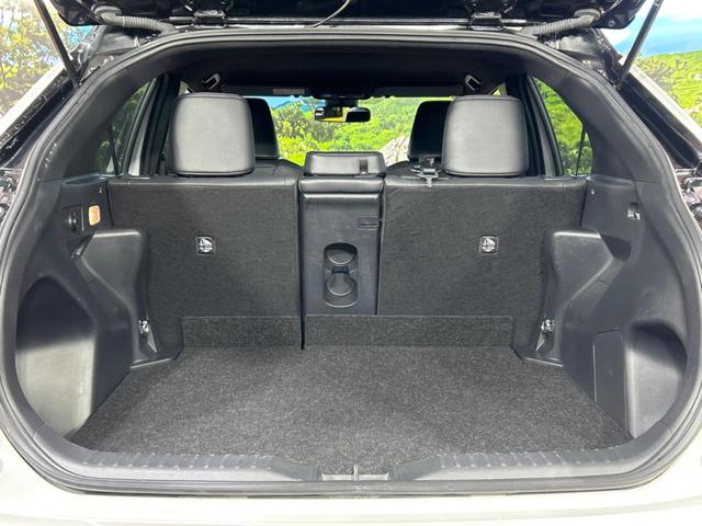 ヤリスクロス ハイブリッドＺ　純正ナビ付ディスプレイオーディオ　全周囲カメラ　トヨタセーフティセンス　禁煙車　レーダークルーズ　ブラインドスポットモニター　Ｂｌｕｅｔｏｏｔｈ再生　ＬＥＤヘッドライト　純正１８インチアルミホイール（40枚目）