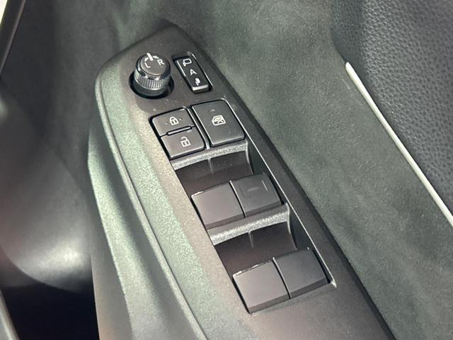 ヤリスクロス ハイブリッドＺ　純正ナビ付ディスプレイオーディオ　全周囲カメラ　トヨタセーフティセンス　禁煙車　レーダークルーズ　ブラインドスポットモニター　Ｂｌｕｅｔｏｏｔｈ再生　ＬＥＤヘッドライト　純正１８インチアルミホイール（43枚目）