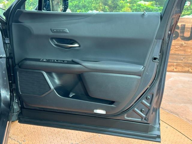 UX UX200 バージョンC 純正ナビ 全周囲カメラ 前席シートヒーター セーフティシステム レーダークルーズ ブラインドスポットモニター LEDヘッド パワーシート 純正17インチアルミ bluetooth接続 ドラレコ ETC(50枚目)